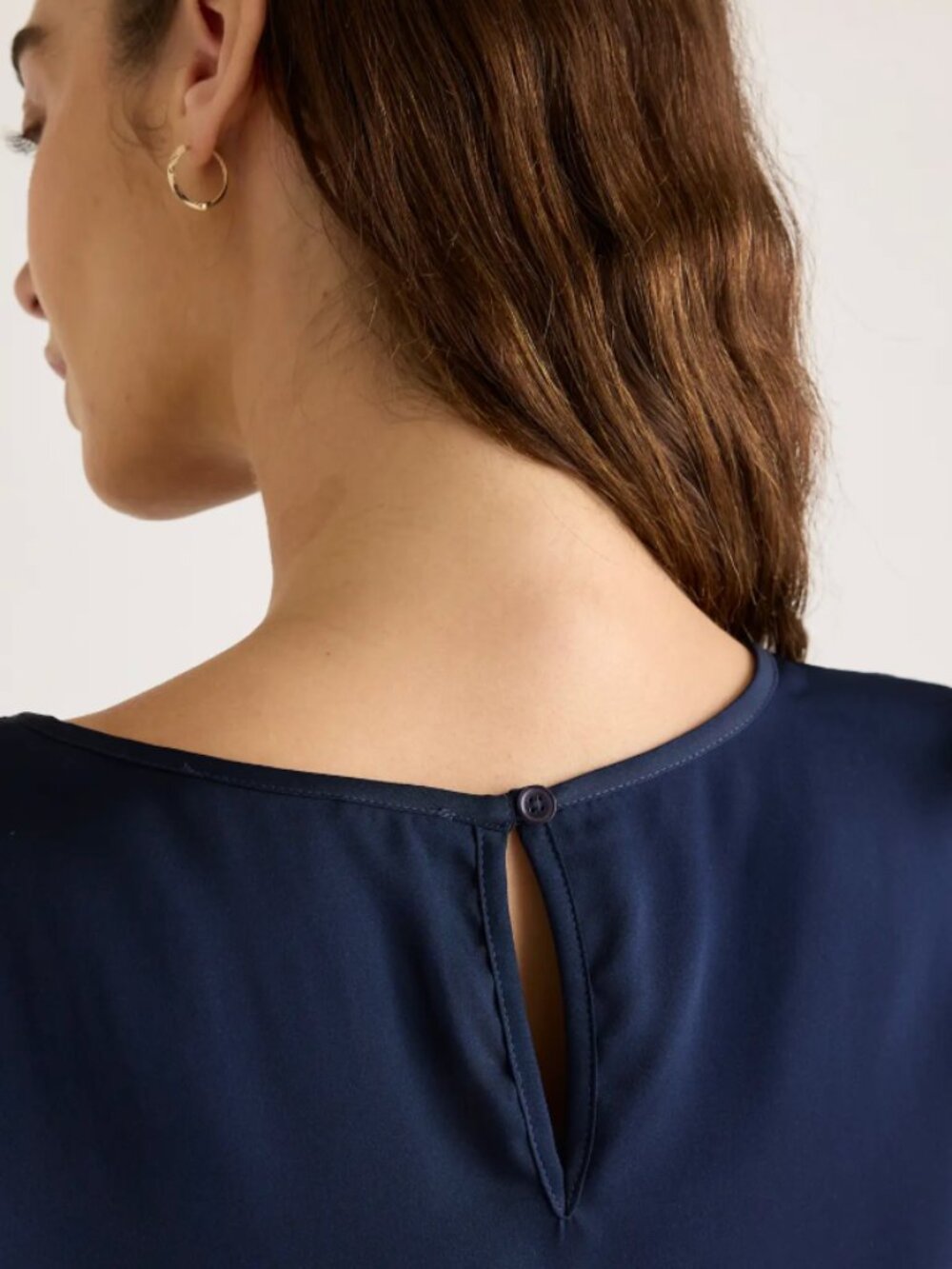 NWOT Quince Washable Silk Stretch Tee Dress in Navy Size S - Picture 3 of 7